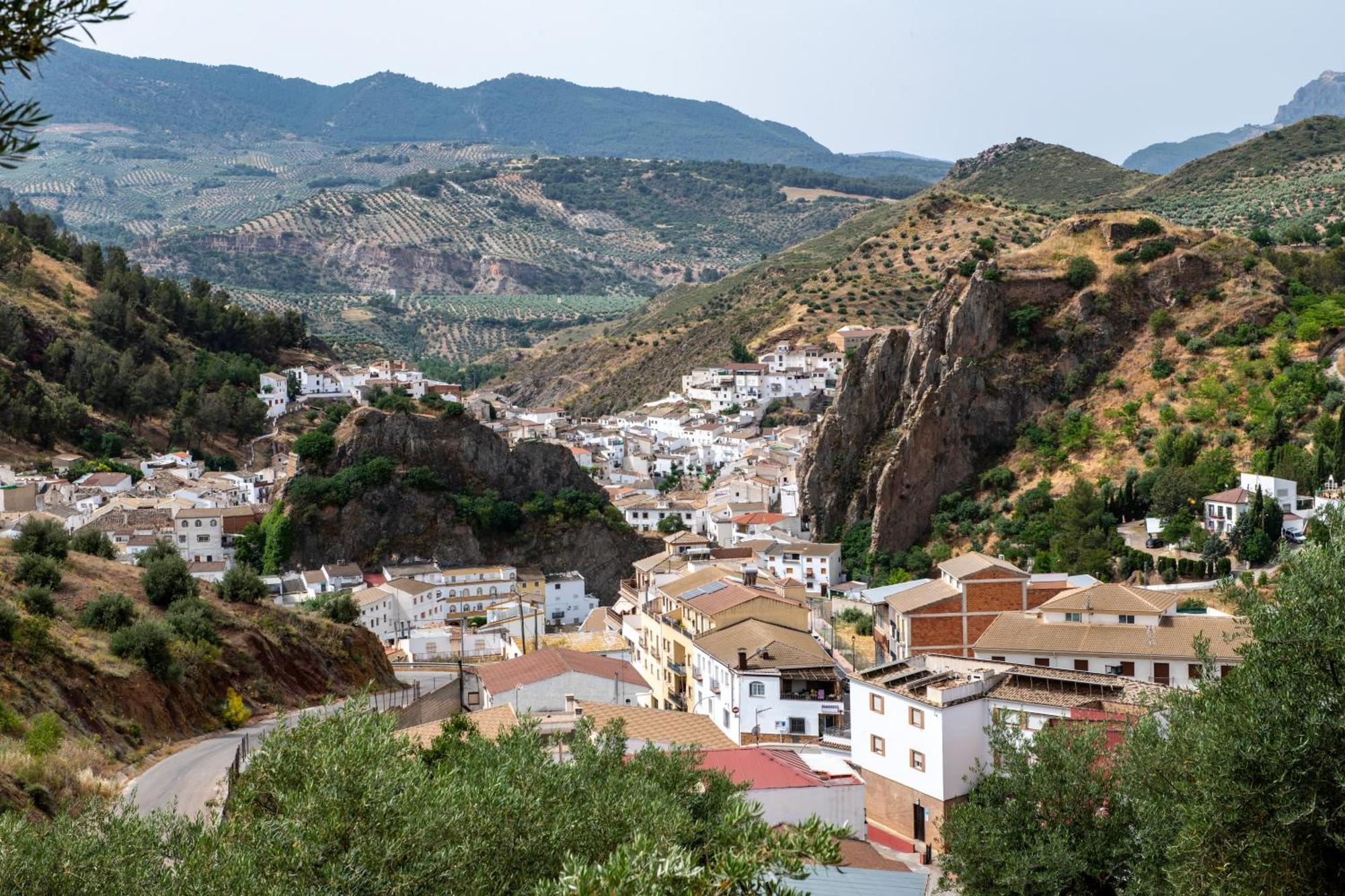 Alojamiento Turistico Loma Alta Cambil Kültér fotó